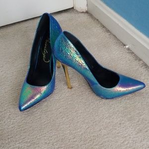 Iridescent heels